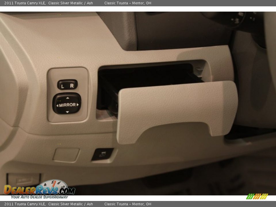 2011 Toyota Camry XLE Classic Silver Metallic / Ash Photo #7