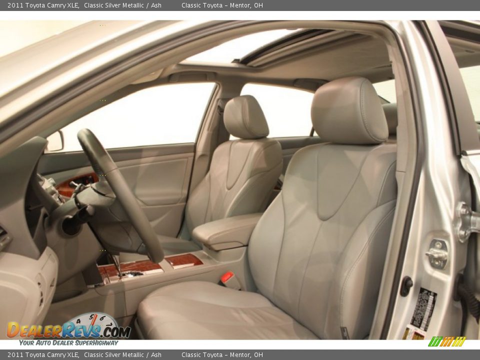 2011 Toyota Camry XLE Classic Silver Metallic / Ash Photo #8