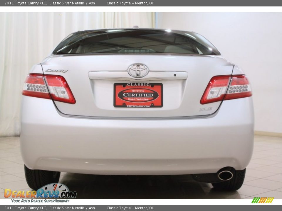2011 Toyota Camry XLE Classic Silver Metallic / Ash Photo #18