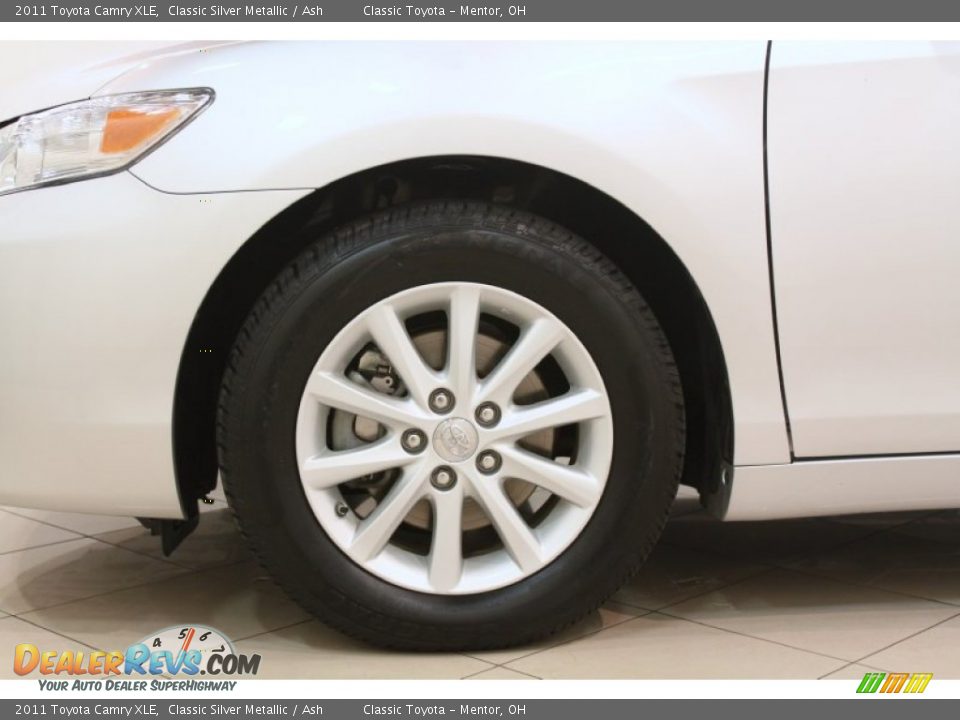 2011 Toyota Camry XLE Classic Silver Metallic / Ash Photo #20