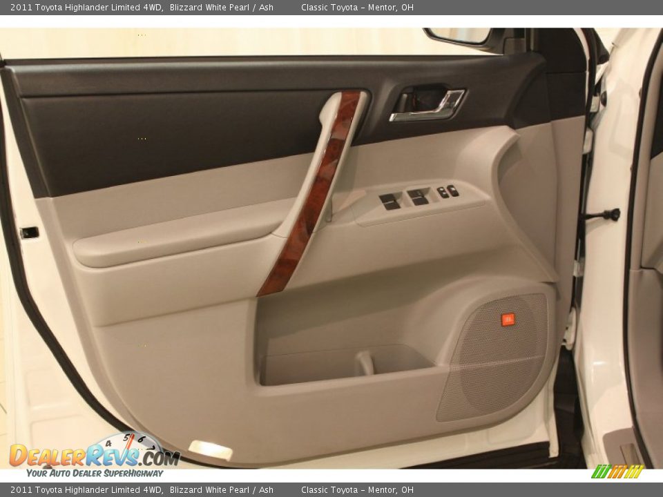 2011 Toyota Highlander Limited 4WD Blizzard White Pearl / Ash Photo #4