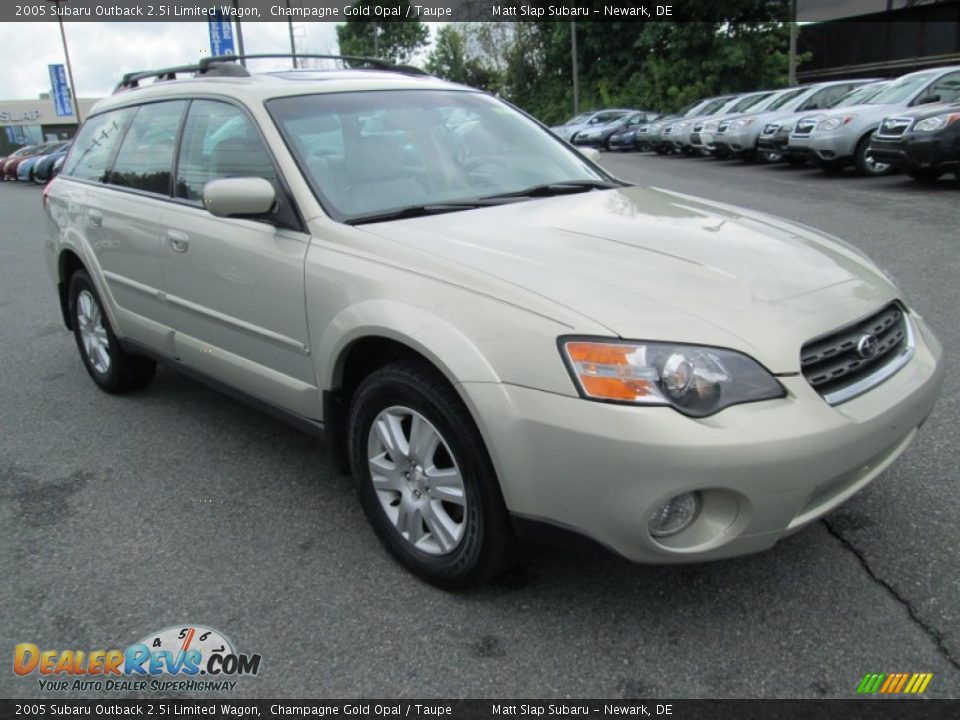 Front 3/4 View of 2005 Subaru Outback 2.5i Limited Wagon Photo #4