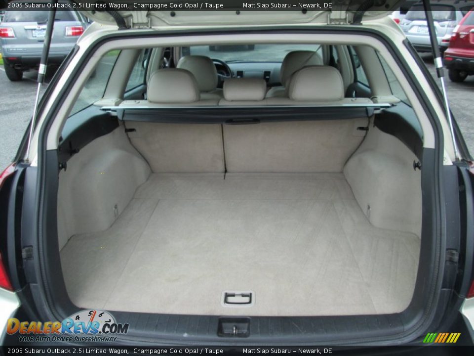 2005 Subaru Outback 2.5i Limited Wagon Trunk Photo #18
