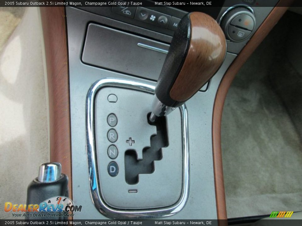 2005 Subaru Outback 2.5i Limited Wagon Shifter Photo #25