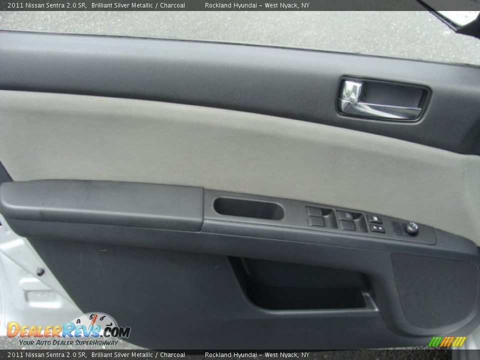 2011 Nissan Sentra 2.0 SR Brilliant Silver Metallic / Charcoal Photo #7