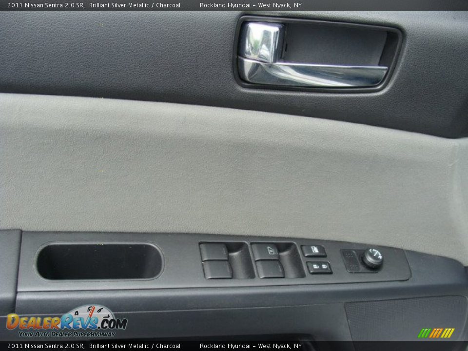 2011 Nissan Sentra 2.0 SR Brilliant Silver Metallic / Charcoal Photo #8