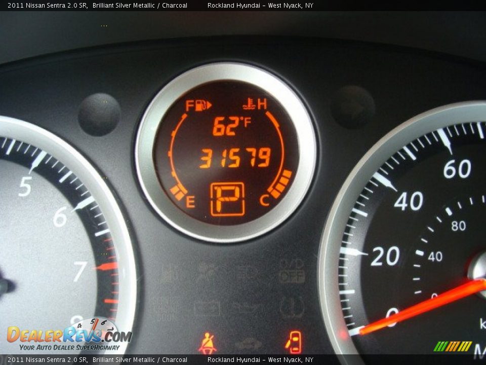 2011 Nissan Sentra 2.0 SR Brilliant Silver Metallic / Charcoal Photo #15