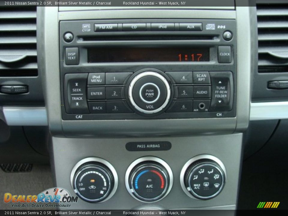 2011 Nissan Sentra 2.0 SR Brilliant Silver Metallic / Charcoal Photo #16