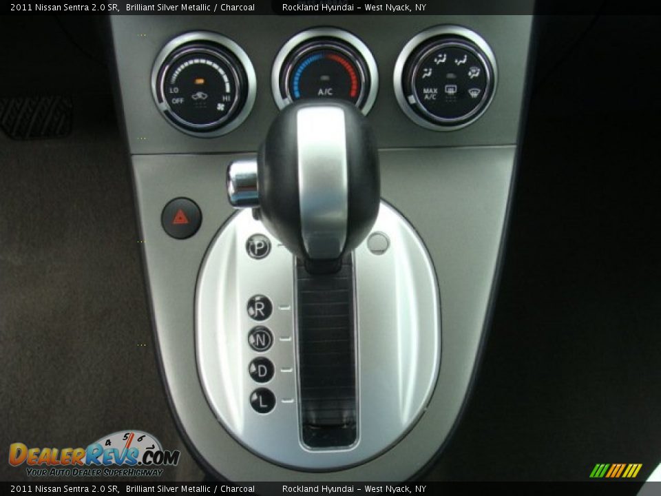 2011 Nissan Sentra 2.0 SR Brilliant Silver Metallic / Charcoal Photo #17