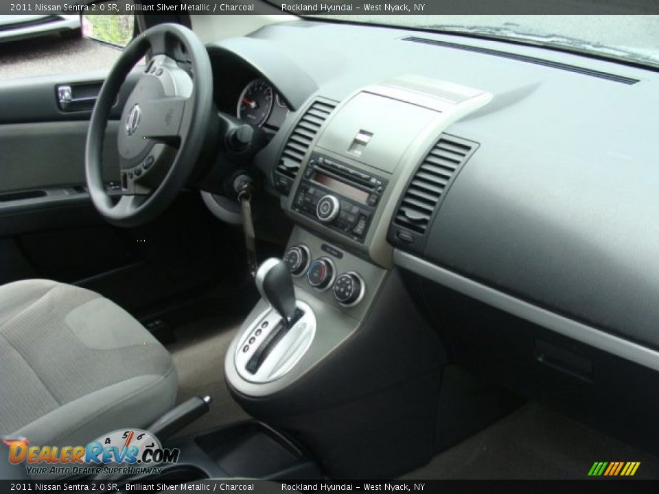 2011 Nissan Sentra 2.0 SR Brilliant Silver Metallic / Charcoal Photo #23