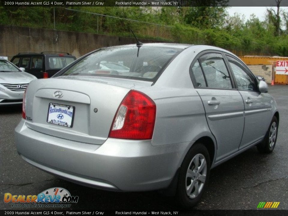 2009 Hyundai Accent GLS 4 Door Platinum Silver / Gray Photo #4