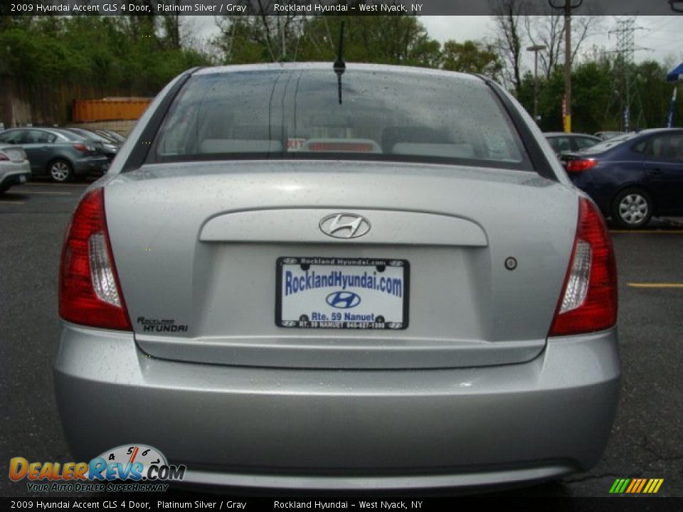 2009 Hyundai Accent GLS 4 Door Platinum Silver / Gray Photo #5