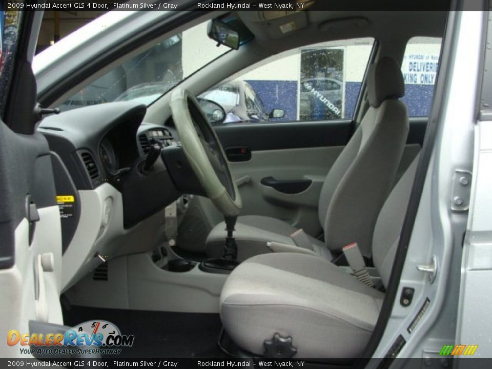 2009 Hyundai Accent GLS 4 Door Platinum Silver / Gray Photo #10