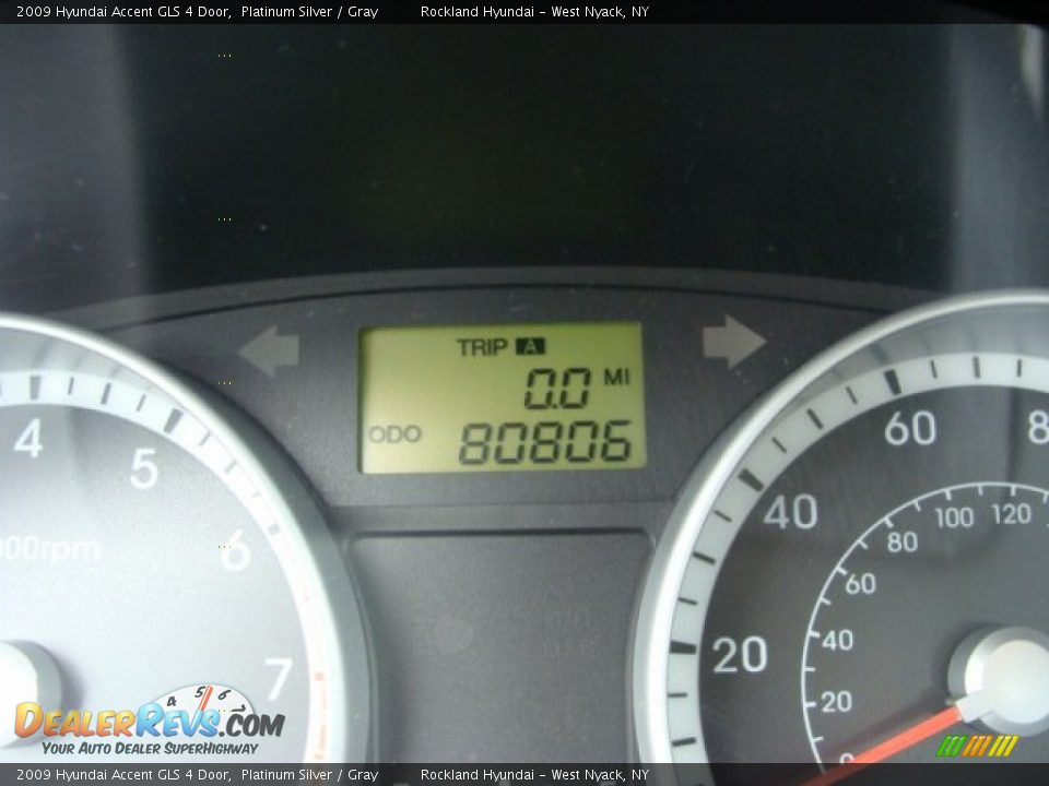 2009 Hyundai Accent GLS 4 Door Platinum Silver / Gray Photo #14