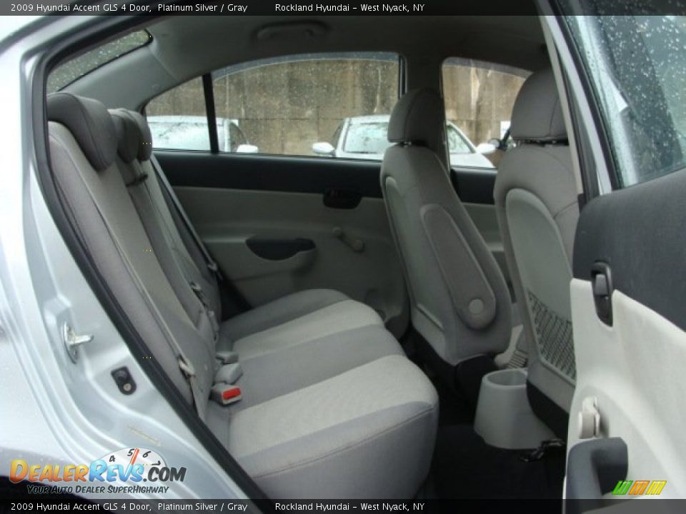2009 Hyundai Accent GLS 4 Door Platinum Silver / Gray Photo #20