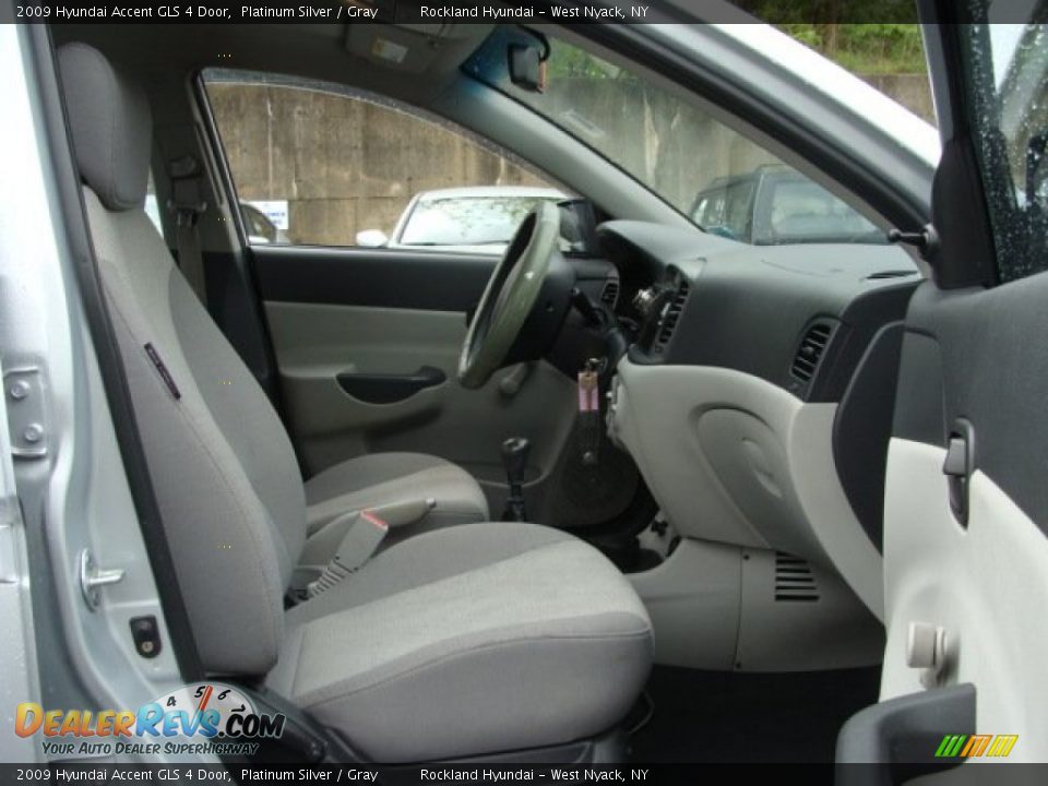 2009 Hyundai Accent GLS 4 Door Platinum Silver / Gray Photo #23