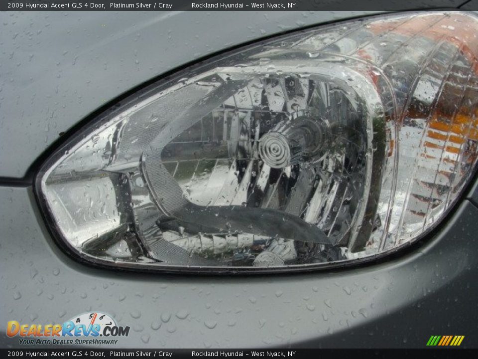 2009 Hyundai Accent GLS 4 Door Platinum Silver / Gray Photo #27
