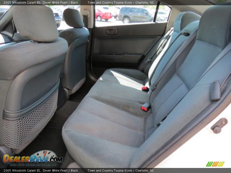 2005 Mitsubishi Galant ES Dover White Pearl / Black Photo #7