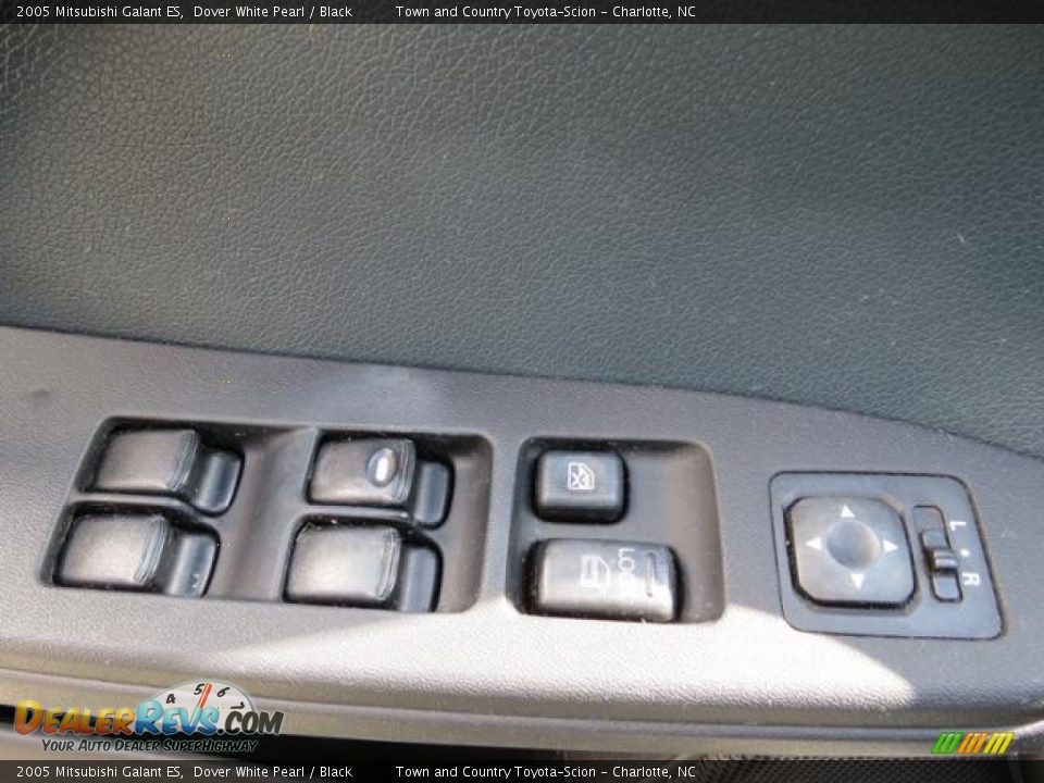 2005 Mitsubishi Galant ES Dover White Pearl / Black Photo #13