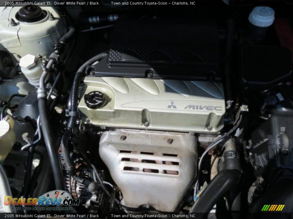 2005 Mitsubishi Galant ES Dover White Pearl / Black Photo #35