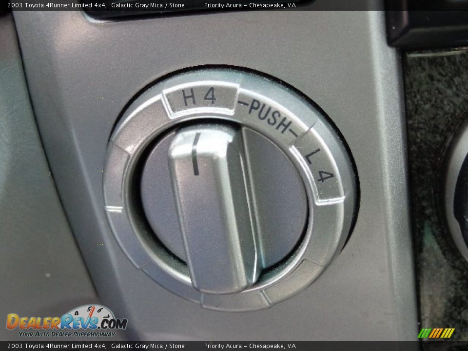 Controls of 2003 Toyota 4Runner Limited 4x4 Photo #23