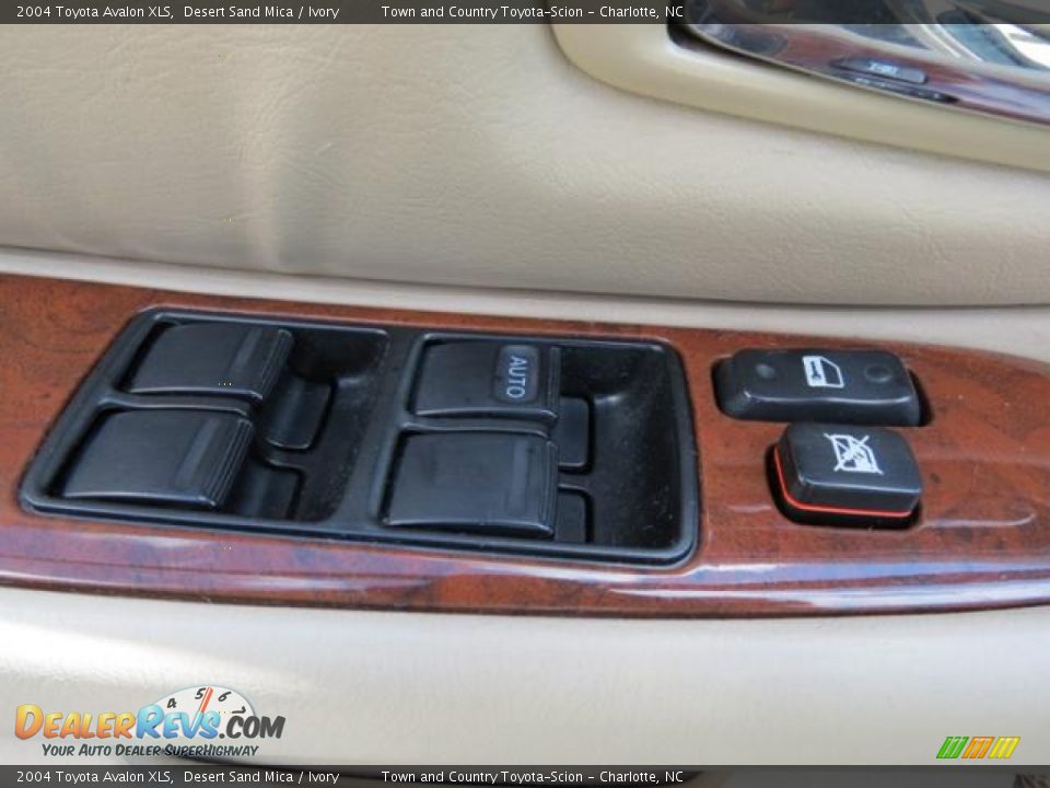 2004 Toyota Avalon XLS Desert Sand Mica / Ivory Photo #12