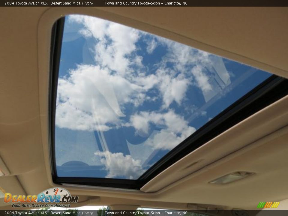 2004 Toyota Avalon XLS Desert Sand Mica / Ivory Photo #14