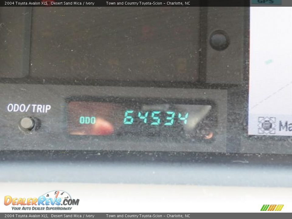 2004 Toyota Avalon XLS Desert Sand Mica / Ivory Photo #16