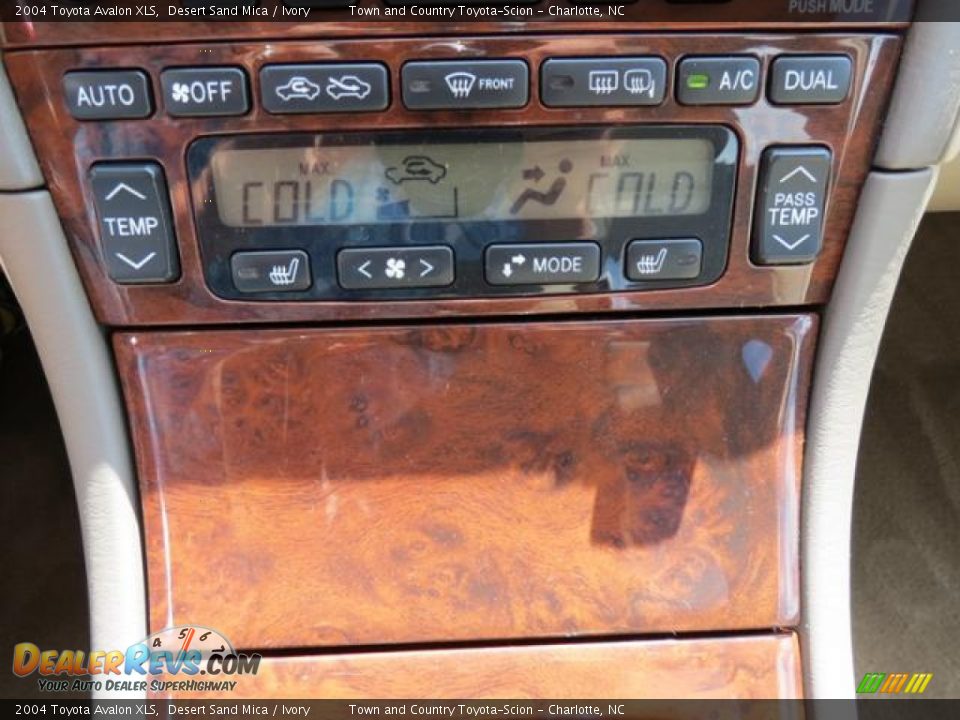 2004 Toyota Avalon XLS Desert Sand Mica / Ivory Photo #19