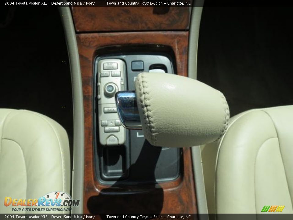 2004 Toyota Avalon XLS Desert Sand Mica / Ivory Photo #22