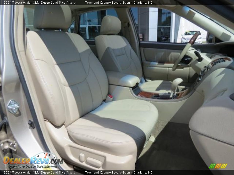 2004 Toyota Avalon XLS Desert Sand Mica / Ivory Photo #28