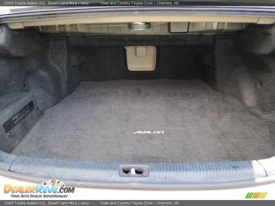 2004 Toyota Avalon XLS Desert Sand Mica / Ivory Photo #33