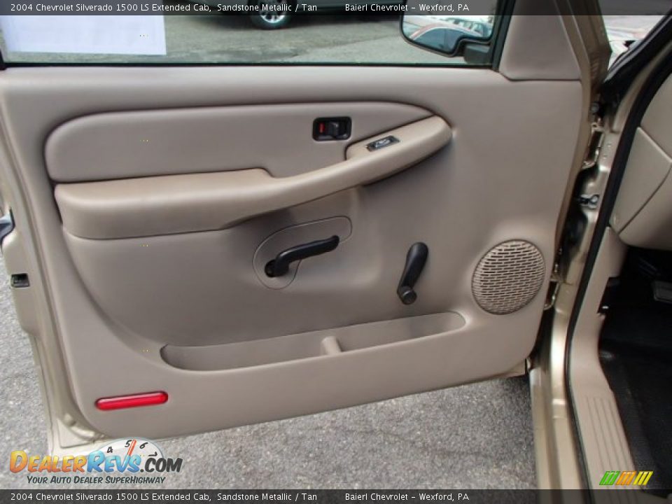 Door Panel of 2004 Chevrolet Silverado 1500 LS Extended Cab Photo #12
