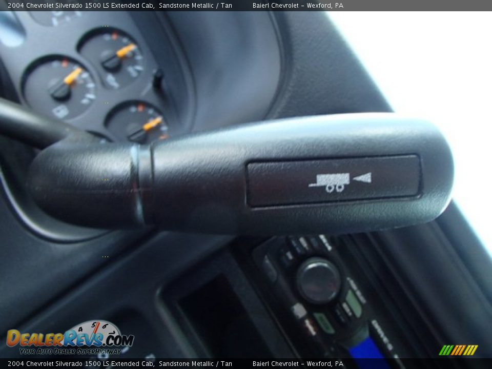 2004 Chevrolet Silverado 1500 LS Extended Cab Shifter Photo #18