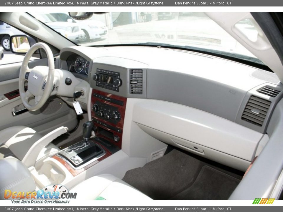 2007 Jeep Grand Cherokee Limited 4x4 Mineral Gray Metallic / Dark Khaki/Light Graystone Photo #12