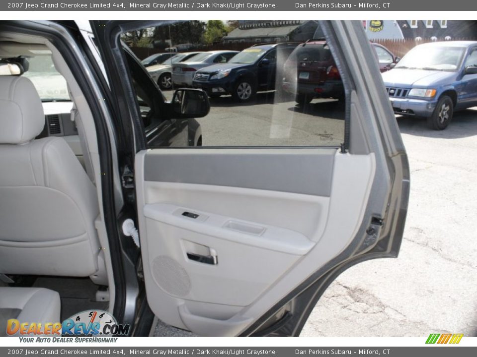2007 Jeep Grand Cherokee Limited 4x4 Mineral Gray Metallic / Dark Khaki/Light Graystone Photo #20