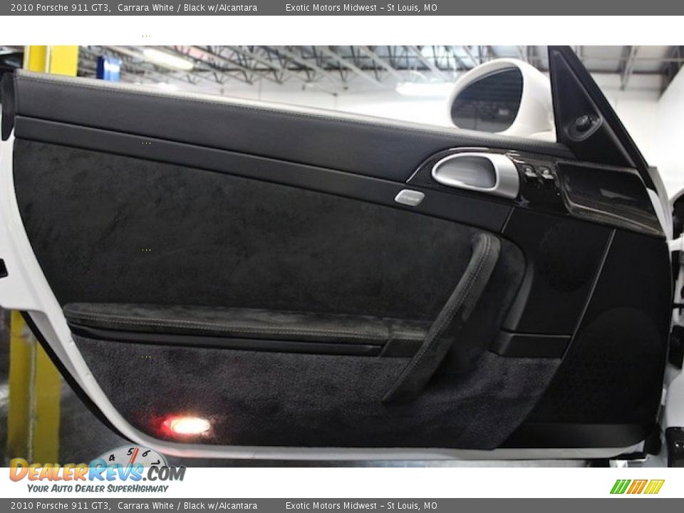 Door Panel of 2010 Porsche 911 GT3 Photo #28