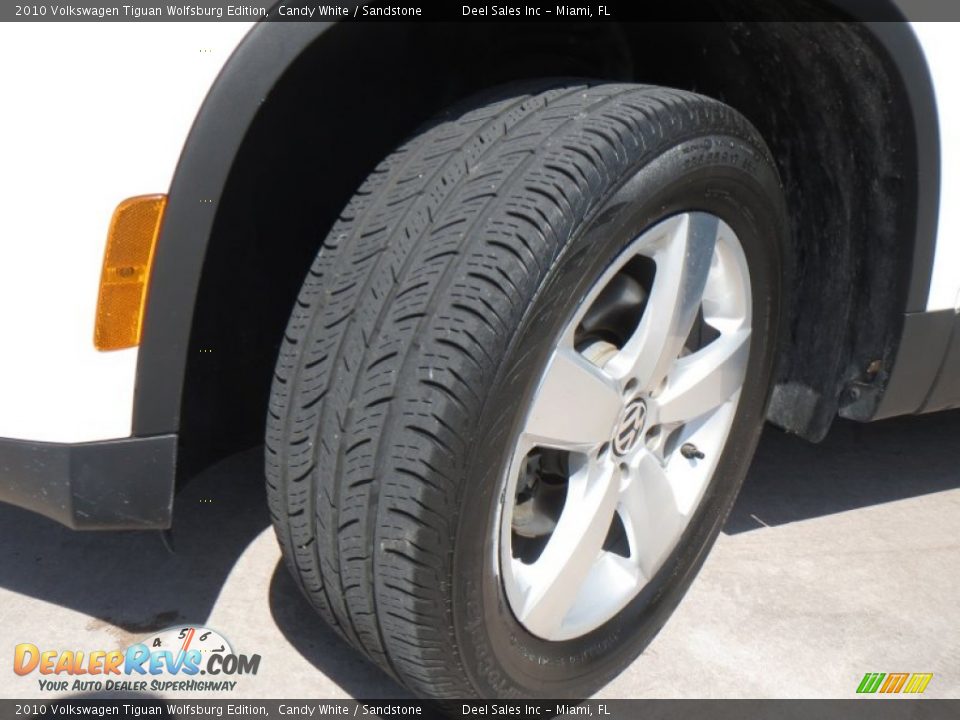 2010 Volkswagen Tiguan Wolfsburg Edition Candy White / Sandstone Photo #13