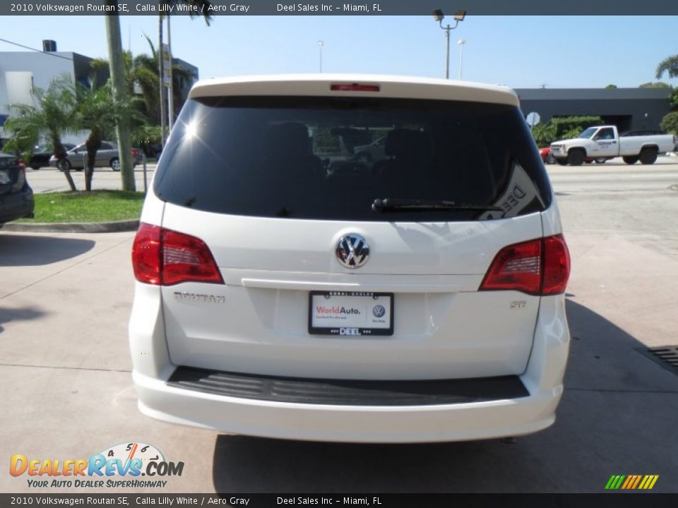 2010 Volkswagen Routan SE Calla Lilly White / Aero Gray Photo #4