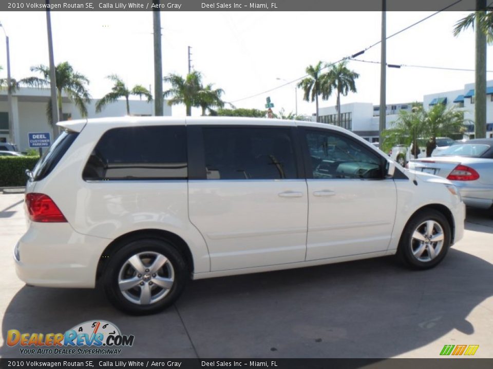 2010 Volkswagen Routan SE Calla Lilly White / Aero Gray Photo #6