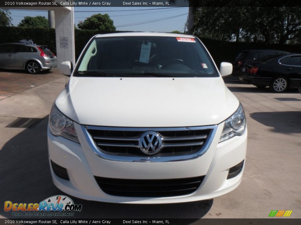 2010 Volkswagen Routan SE Calla Lilly White / Aero Gray Photo #8