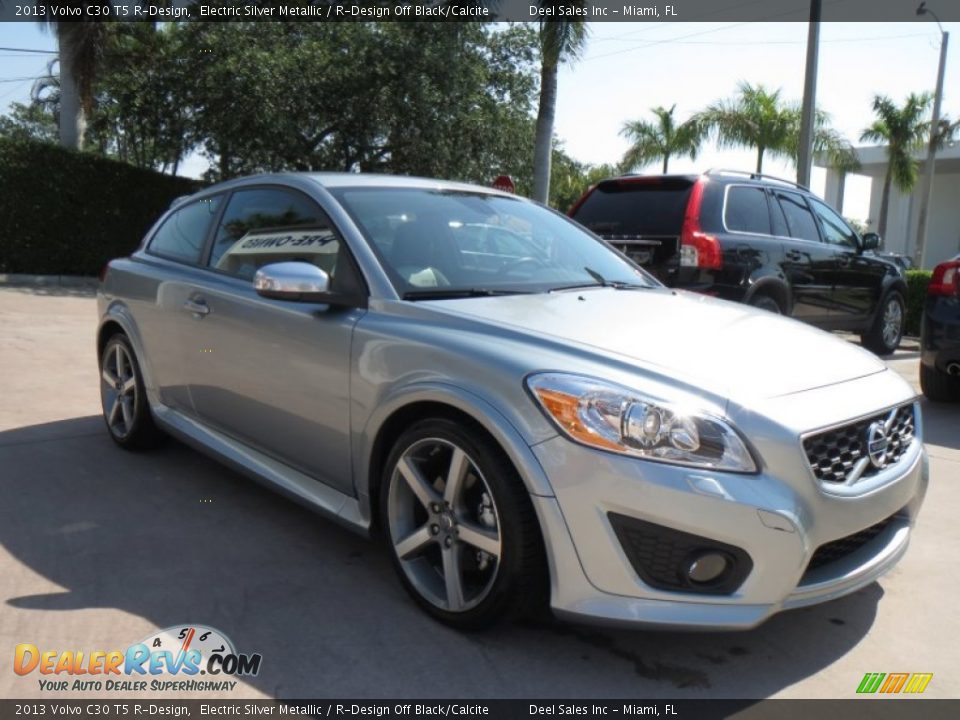 Front 3/4 View of 2013 Volvo C30 T5 R-Design Photo #7