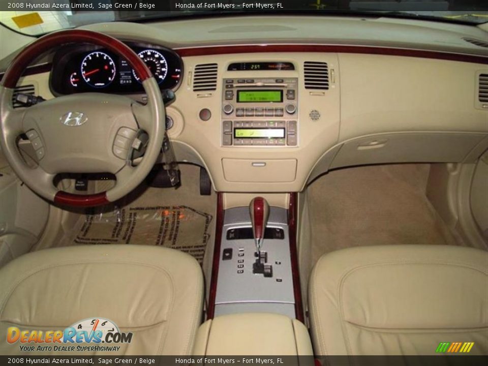 Dashboard of 2008 Hyundai Azera Limited Photo #11