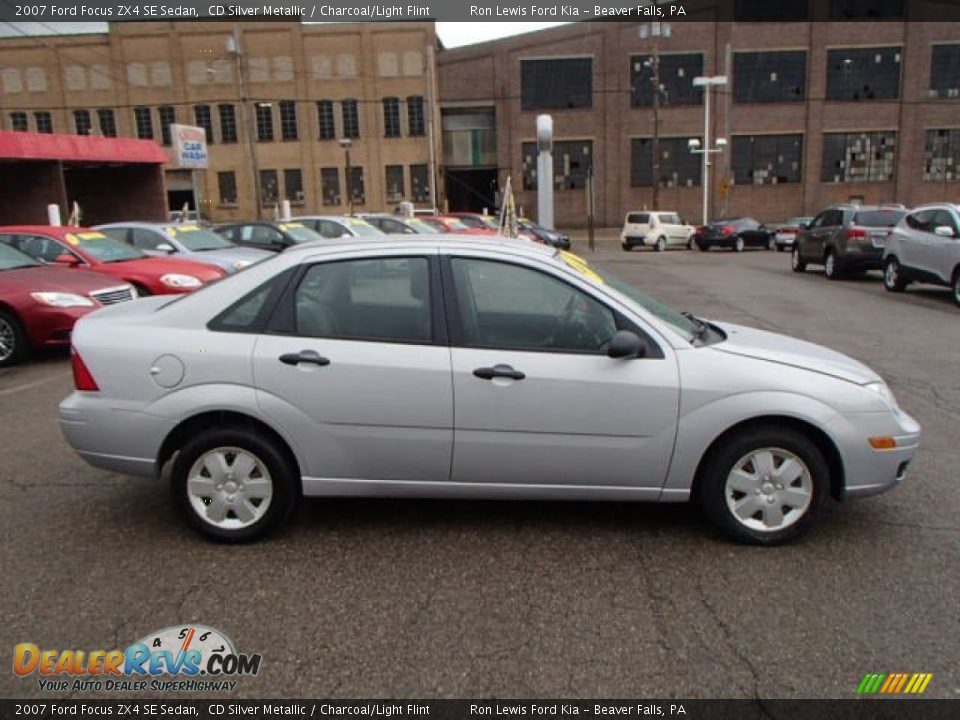 2007 Ford Focus ZX4 SE Sedan CD Silver Metallic / Charcoal/Light Flint Photo #1
