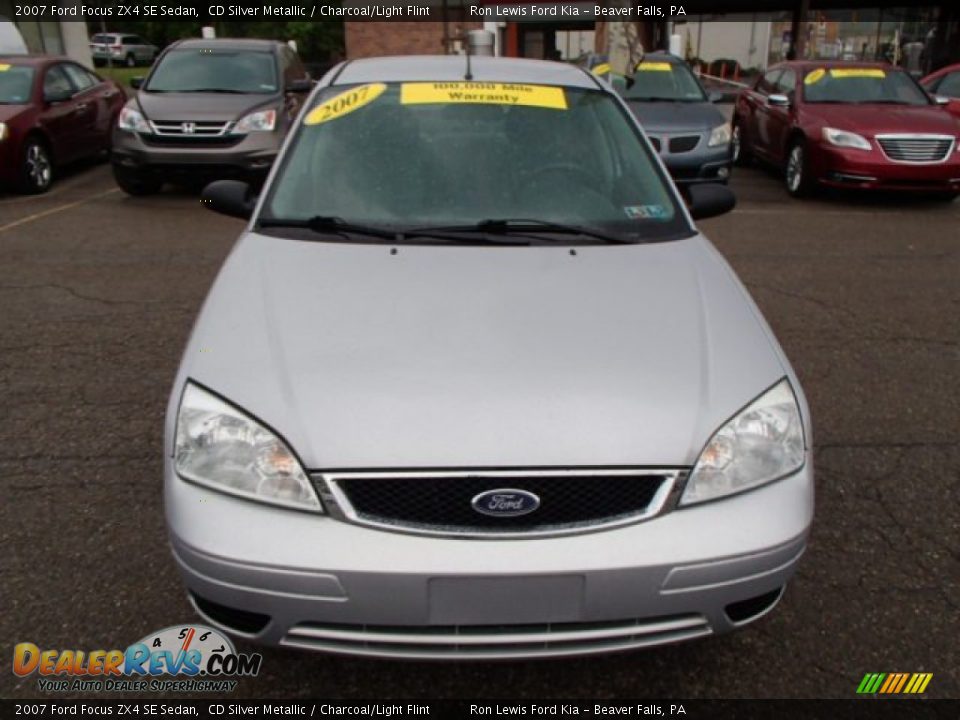 2007 Ford Focus ZX4 SE Sedan CD Silver Metallic / Charcoal/Light Flint Photo #3