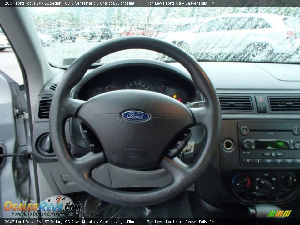 2007 Ford Focus ZX4 SE Sedan Steering Wheel Photo #18