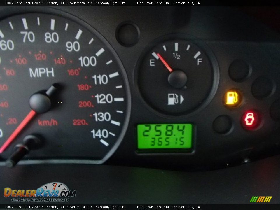 2007 Ford Focus ZX4 SE Sedan CD Silver Metallic / Charcoal/Light Flint Photo #19