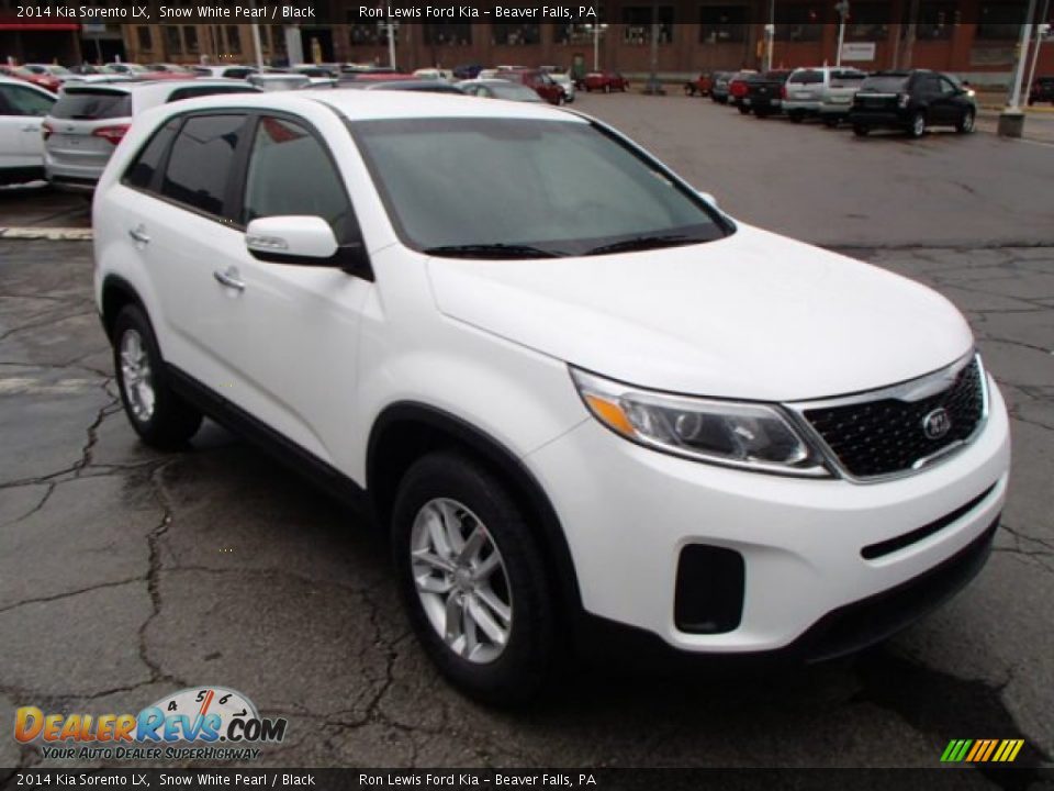 Front 3/4 View of 2014 Kia Sorento LX Photo #2