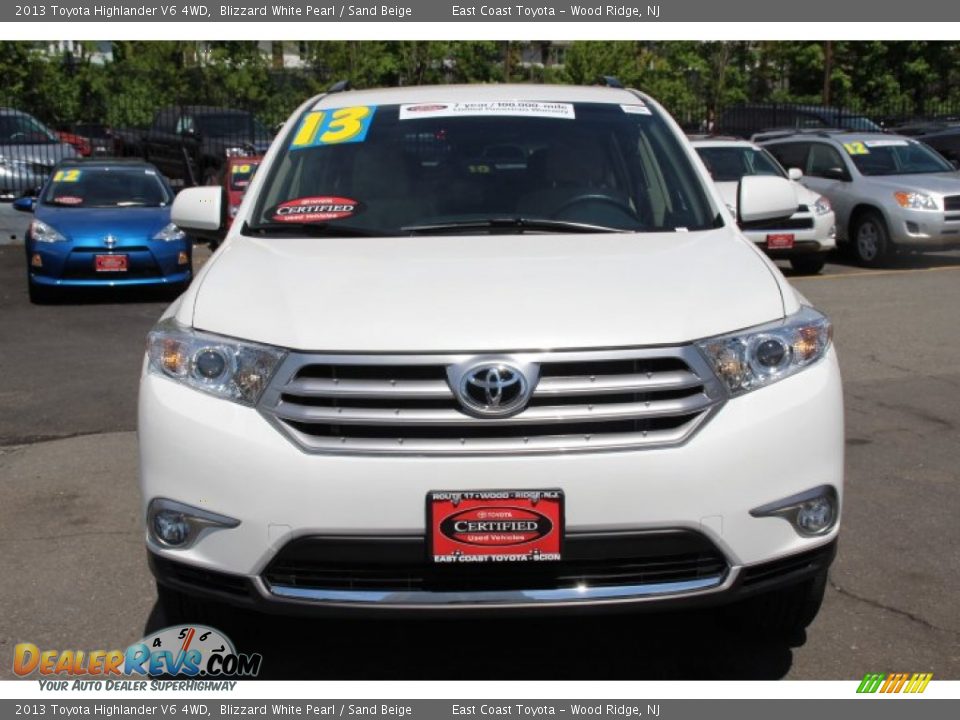 2013 Toyota Highlander V6 4WD Blizzard White Pearl / Sand Beige Photo #2
