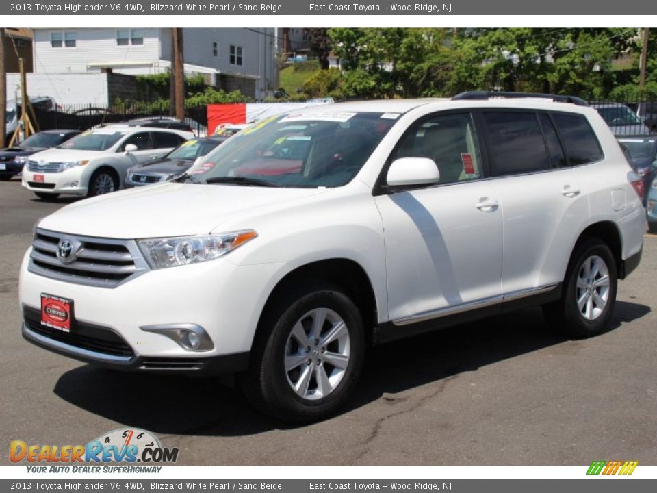2013 Toyota Highlander V6 4WD Blizzard White Pearl / Sand Beige Photo #3